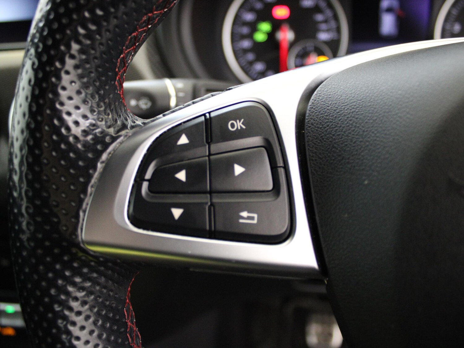 Used Mercedes-Benz B Class 2019 for sale - 77615735: Photo 32