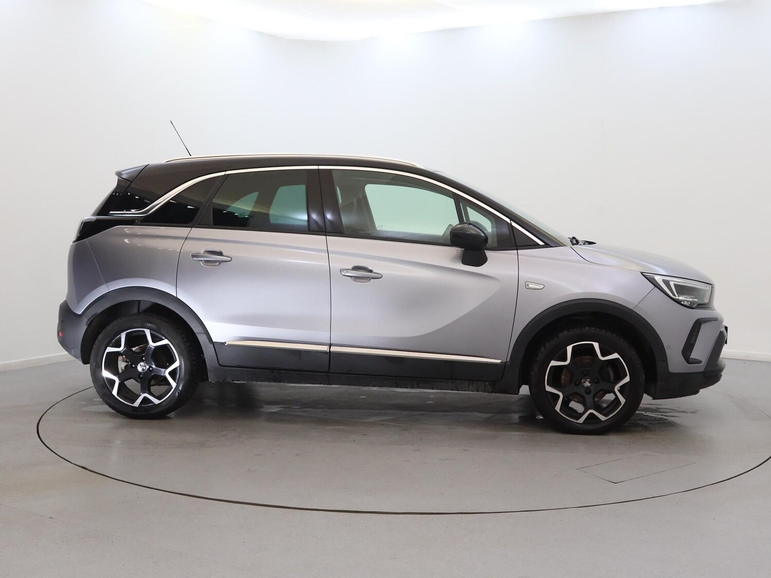 Used Vauxhall Crossland 2022 for sale - 76353236: Photo 8