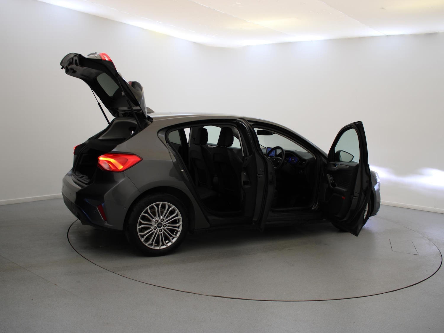 Used Ford Focus 2022 for sale - 76097399: Photo 33