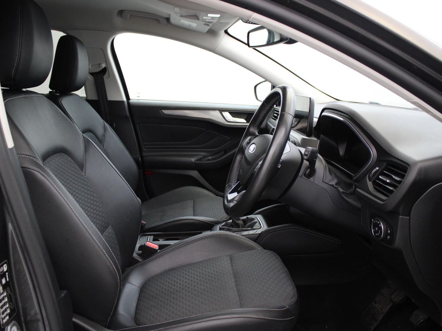 Used Ford Focus 2022 for sale - 76097399: Photo 9