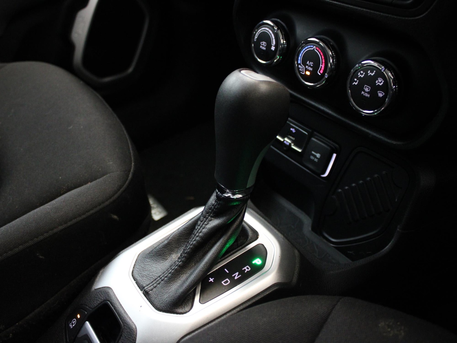 Used Jeep Renegade 2017 for sale - 77895890: Photo 24