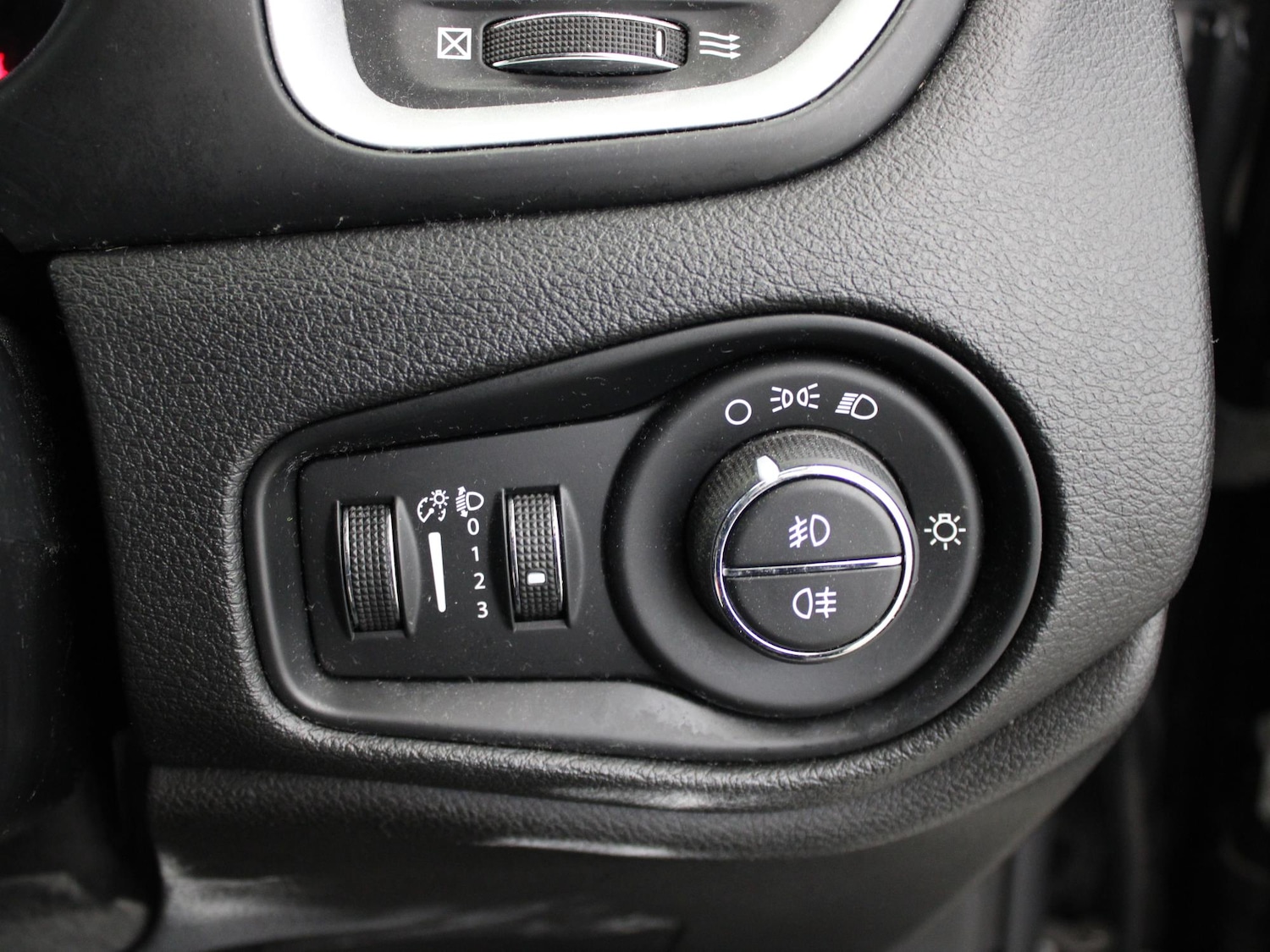 Used Jeep Renegade 2017 for sale - 77895890: Photo 31