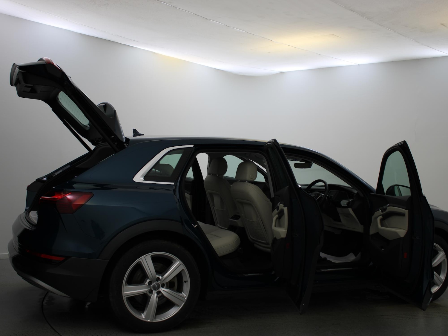 Used Audi e-tron 2019 for sale - 77398062: Photo 34