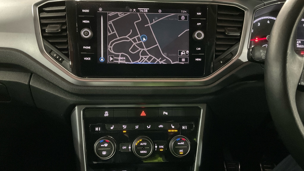 Used Volkswagen T-Roc 2021 for sale - 76916422: Photo 10