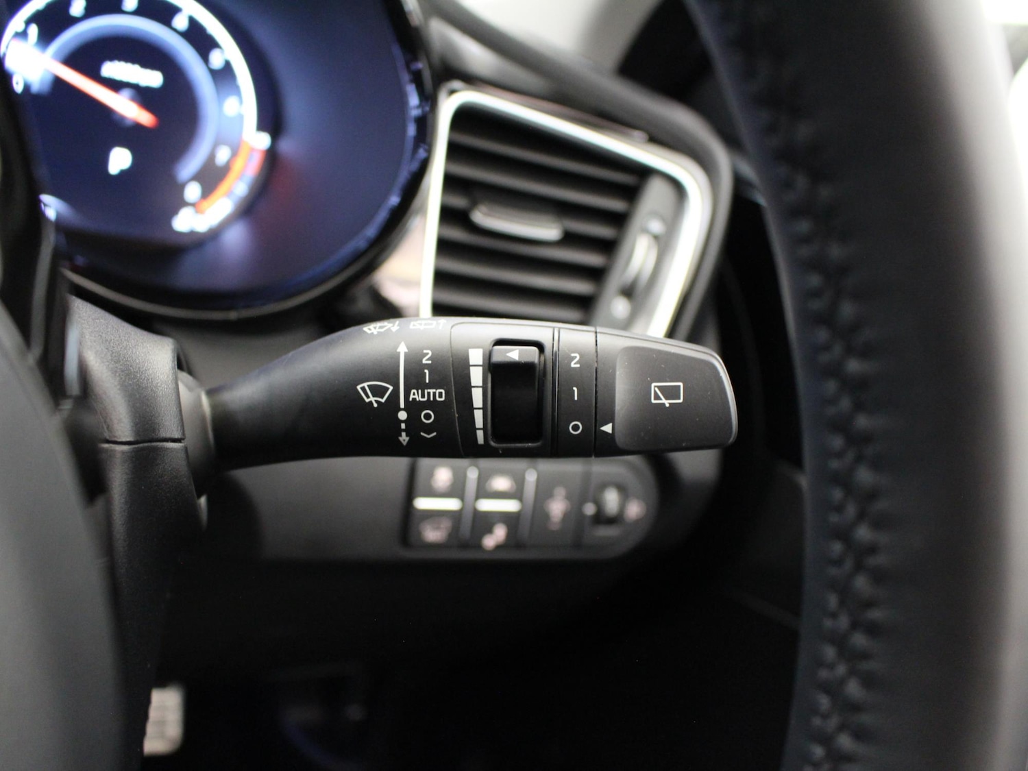 Used Kia XCeed 2021 for sale - 76723910: Photo 35