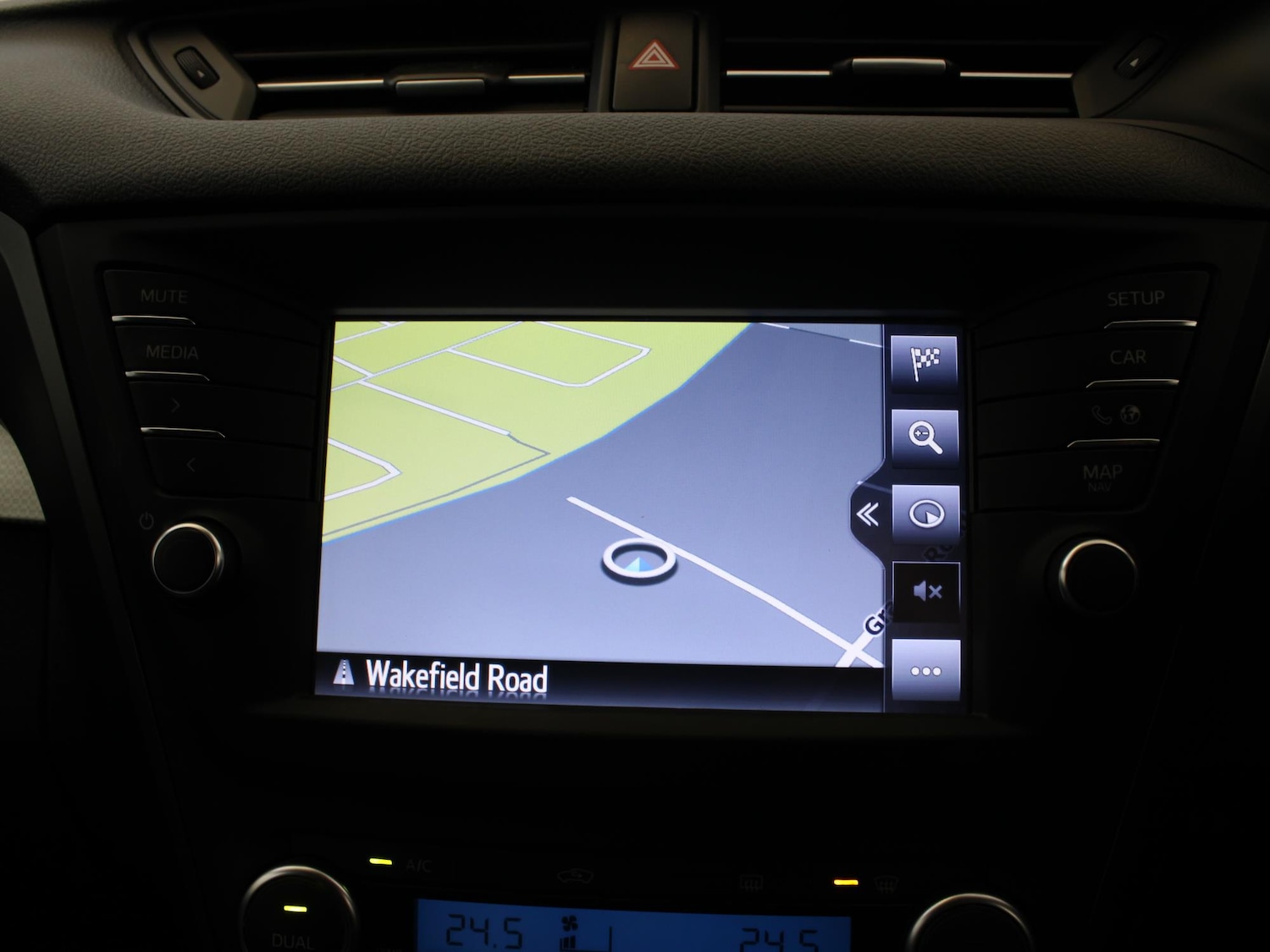 Used Toyota Avensis 2017 for sale - 77742132: Photo 20