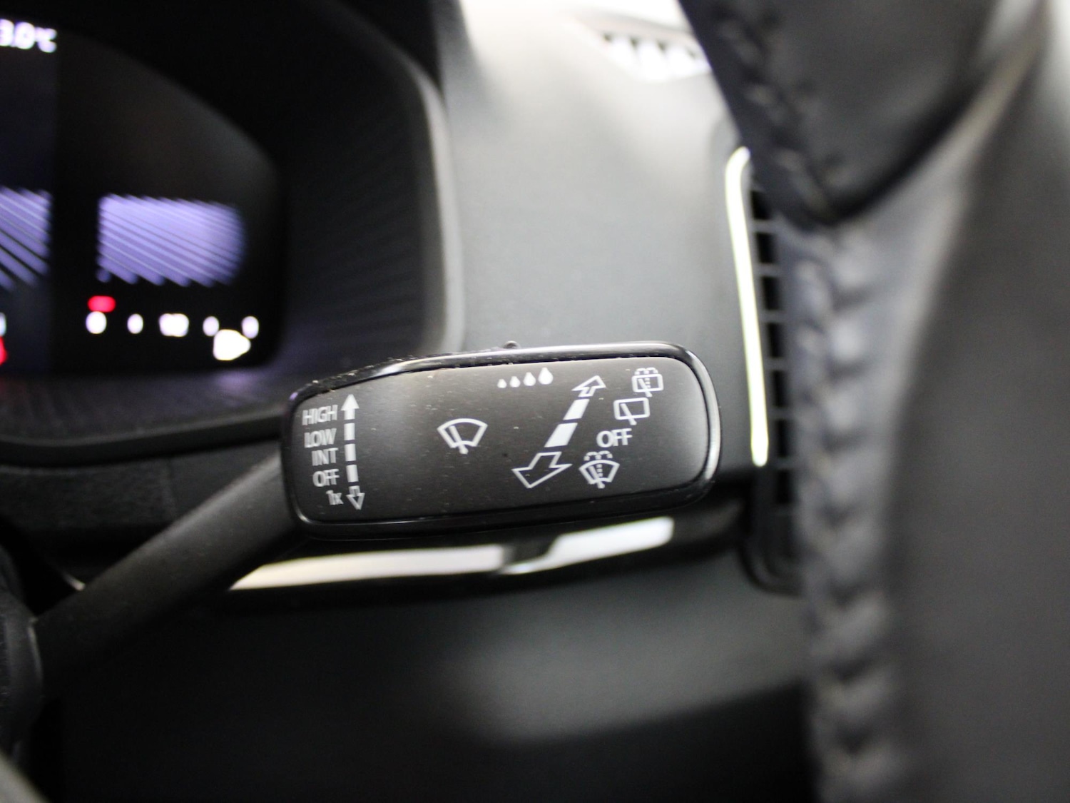 Used Skoda Karoq 2024 for sale - 77943845: Photo 17