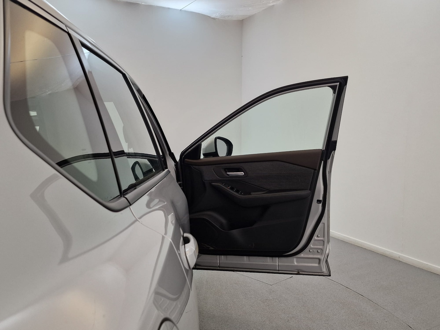 Used Nissan X-Trail 2023 for sale - 77687024: Photo 32