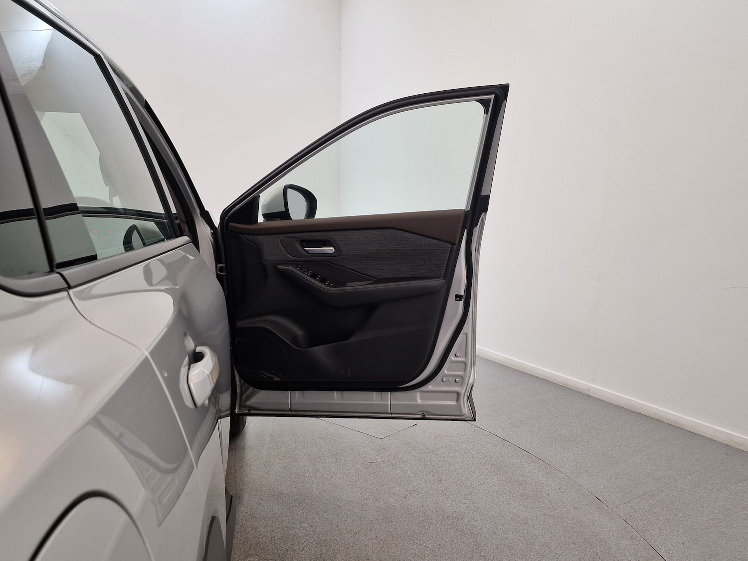 Used Nissan X-Trail 2023 for sale - 77687024: Photo 34