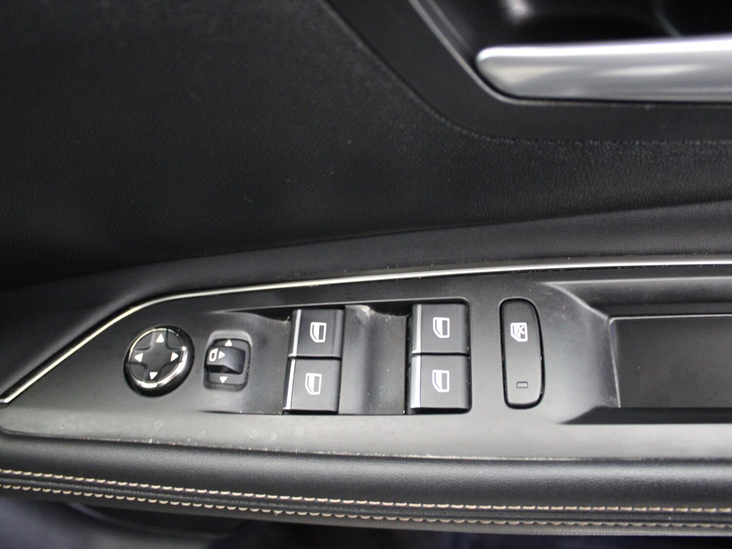 Used Peugeot 5008 2022 for sale - 76755409: Photo 34