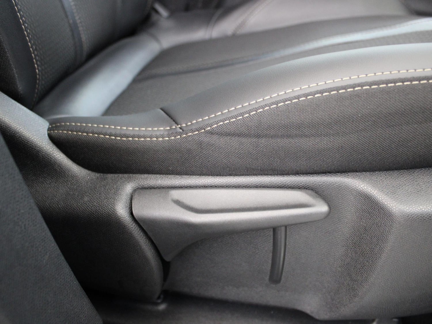 Used Peugeot 3008 2023 for sale - 76515904: Photo 8