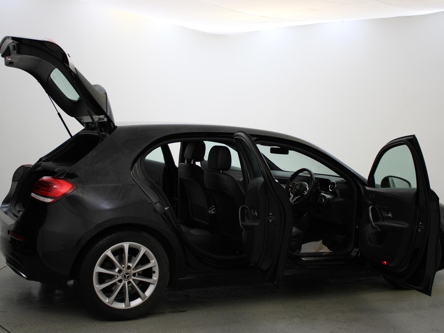 Used Mercedes-Benz A-Class 2018 for sale - 77535197: Photo 31