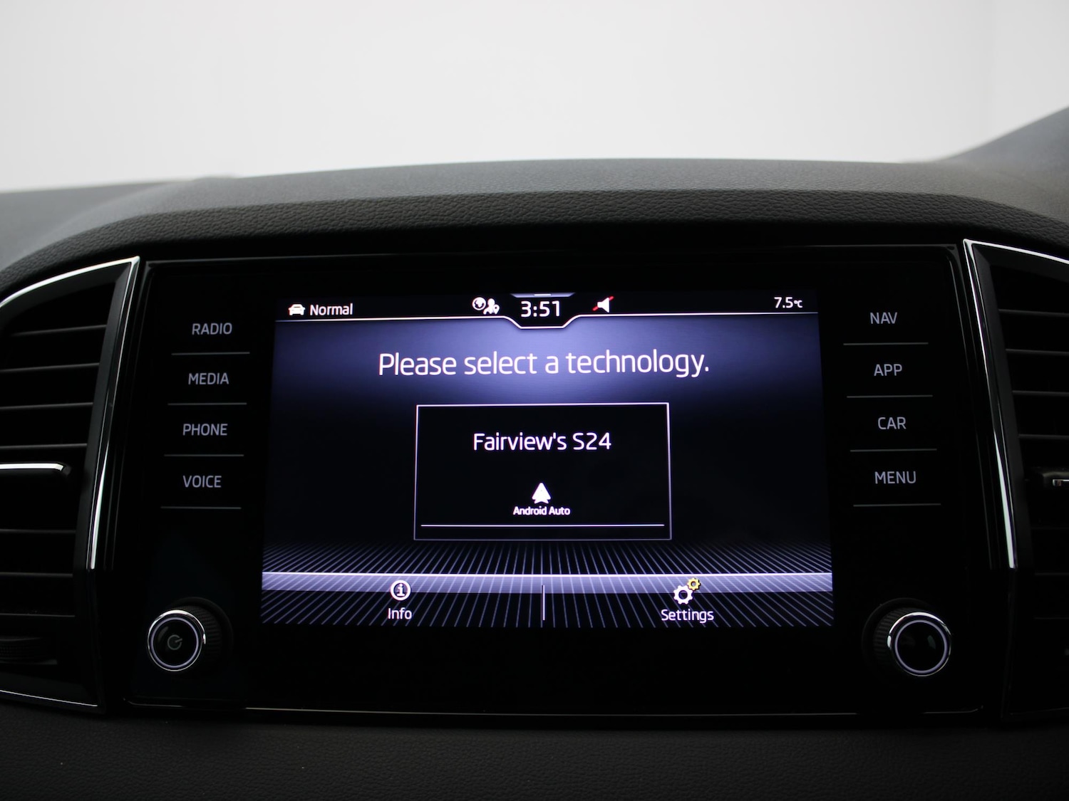 Used Skoda Karoq 2022 for sale - 77158918: Photo 20