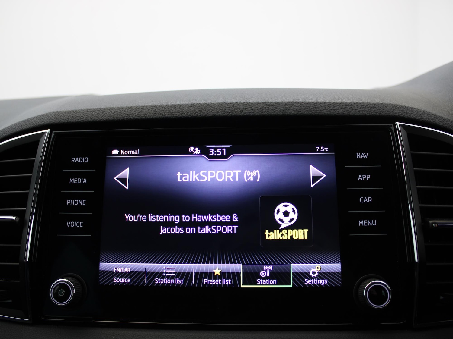 Used Skoda Karoq 2022 for sale - 77158918: Photo 23