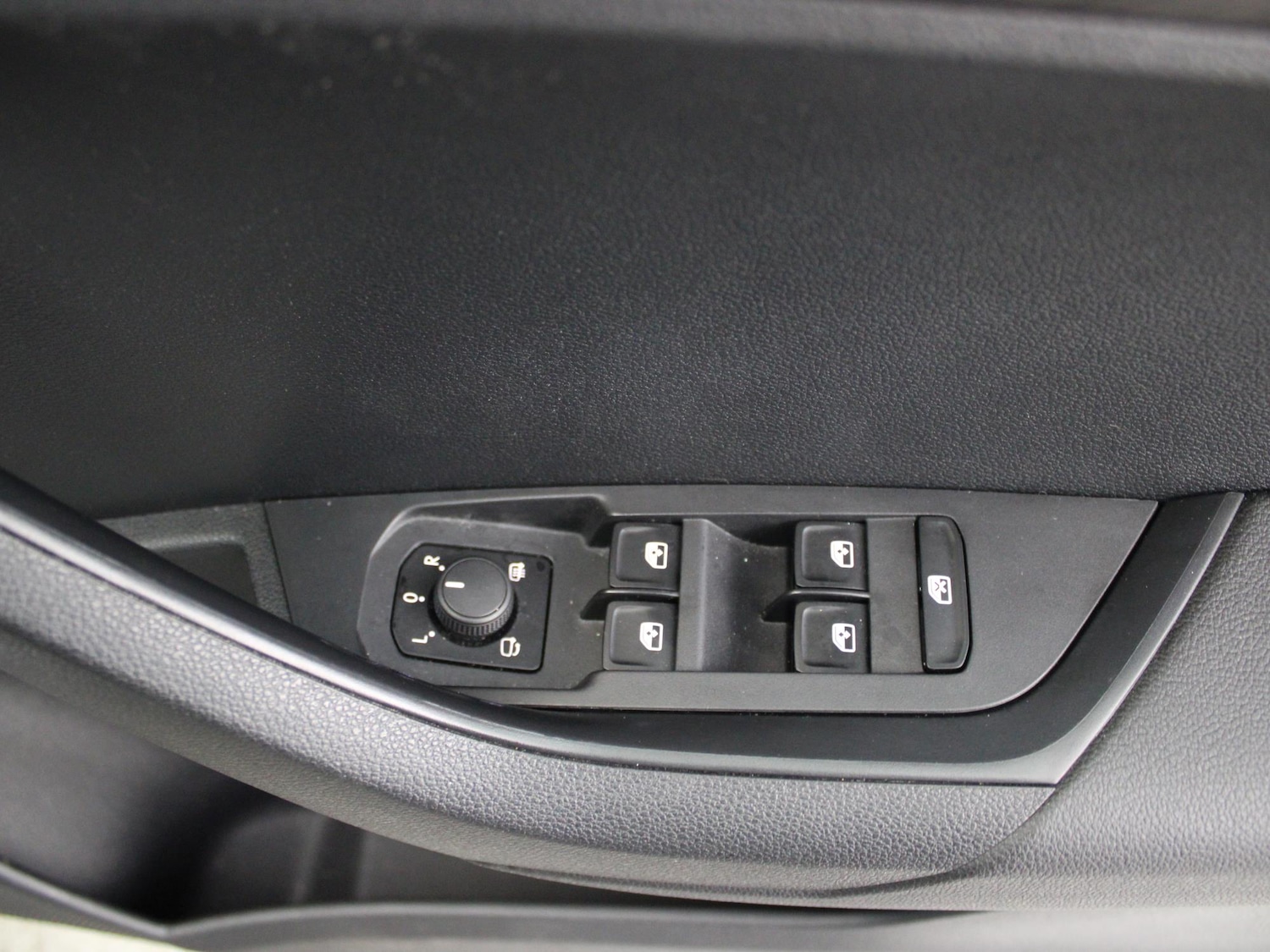 Used Skoda Karoq 2022 for sale - 77158918: Photo 36