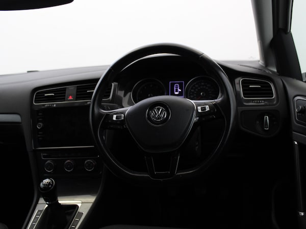 Used Volkswagen Golf 2018 for sale - 76157932: Photo 11