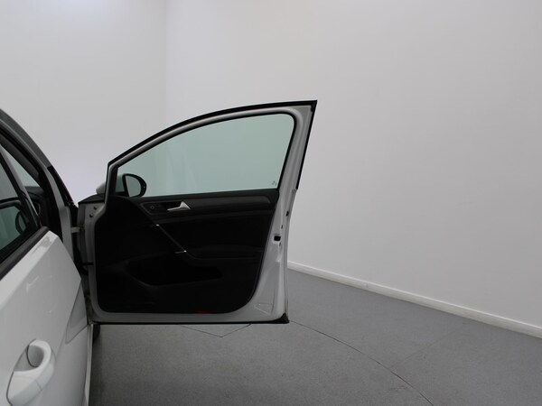 Used Volkswagen Golf 2018 for sale - 76157932: Photo 19