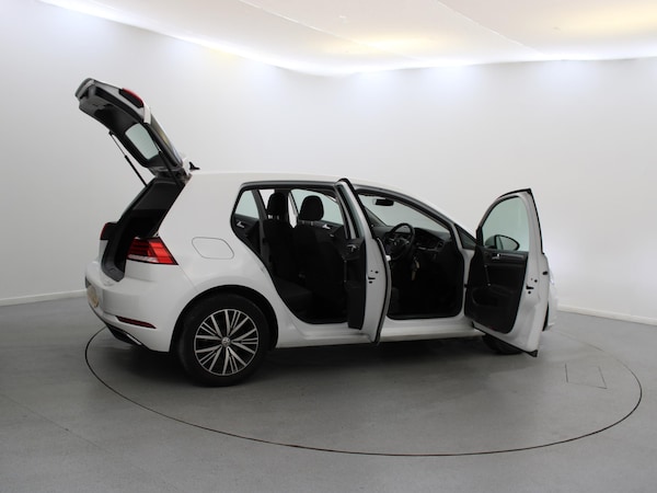Used Volkswagen Golf 2018 for sale - 76157932: Photo 22