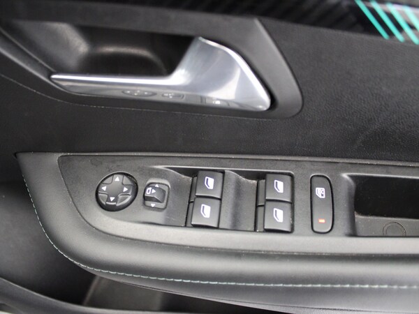 Used Peugeot 208 2022 for sale - 75536201: Photo 31
