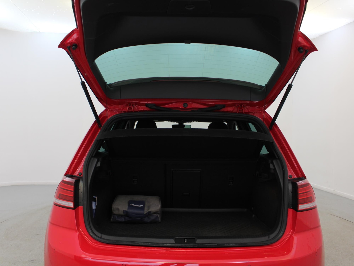 Used Volkswagen Golf 2019 for sale - 76594437: Photo 28