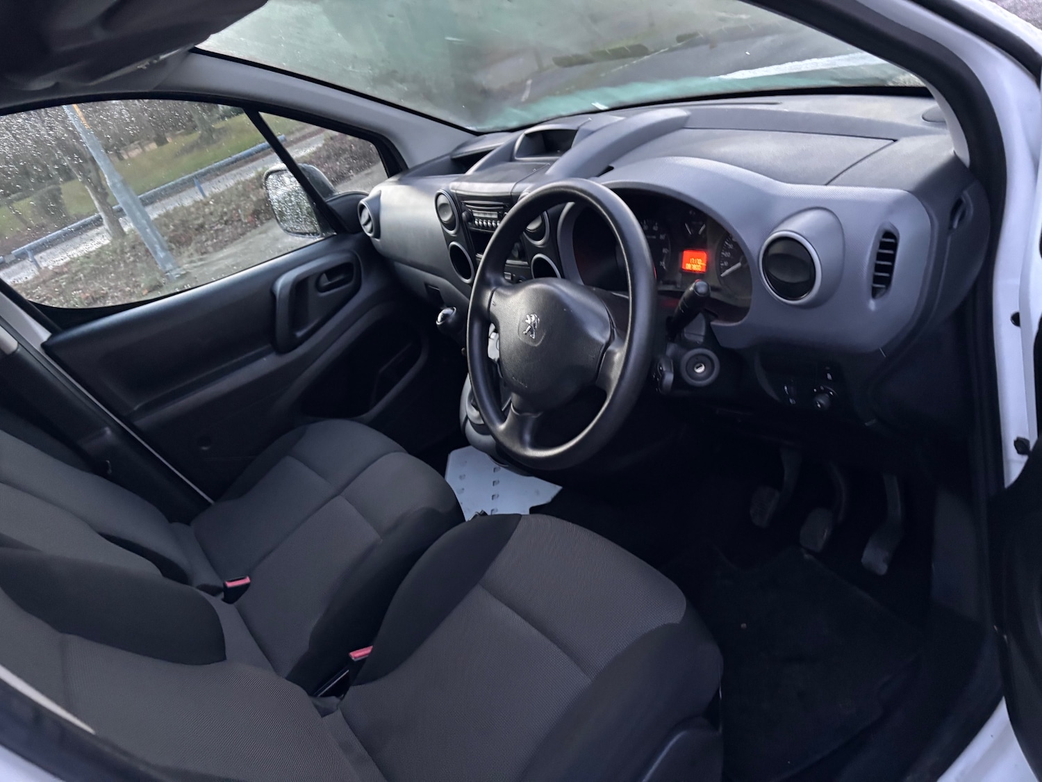 Used Peugeot Partner 2017 for sale - 76598548: Photo 9