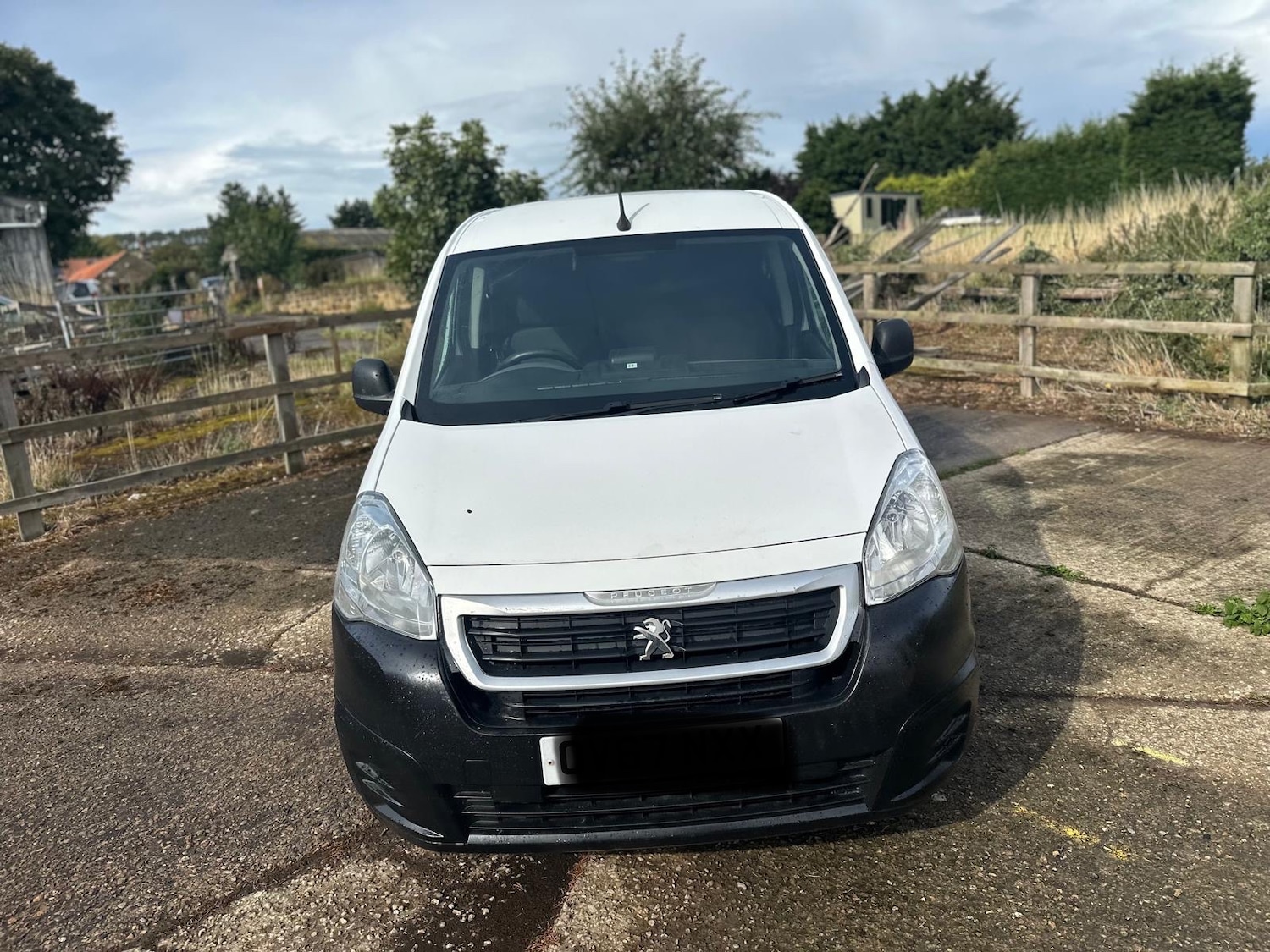 Used Peugeot Partner 2017 for sale - 76476734: Photo 2