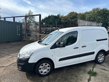 Used Peugeot Partner 2017 for sale - 76476734: Photo