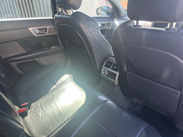Used Jaguar XF 2010 for sale - 75511836: Photo 15