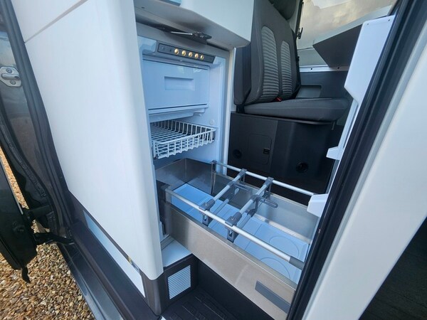 Used Volkswagen California 2020 for sale - 76057189: Photo 8
