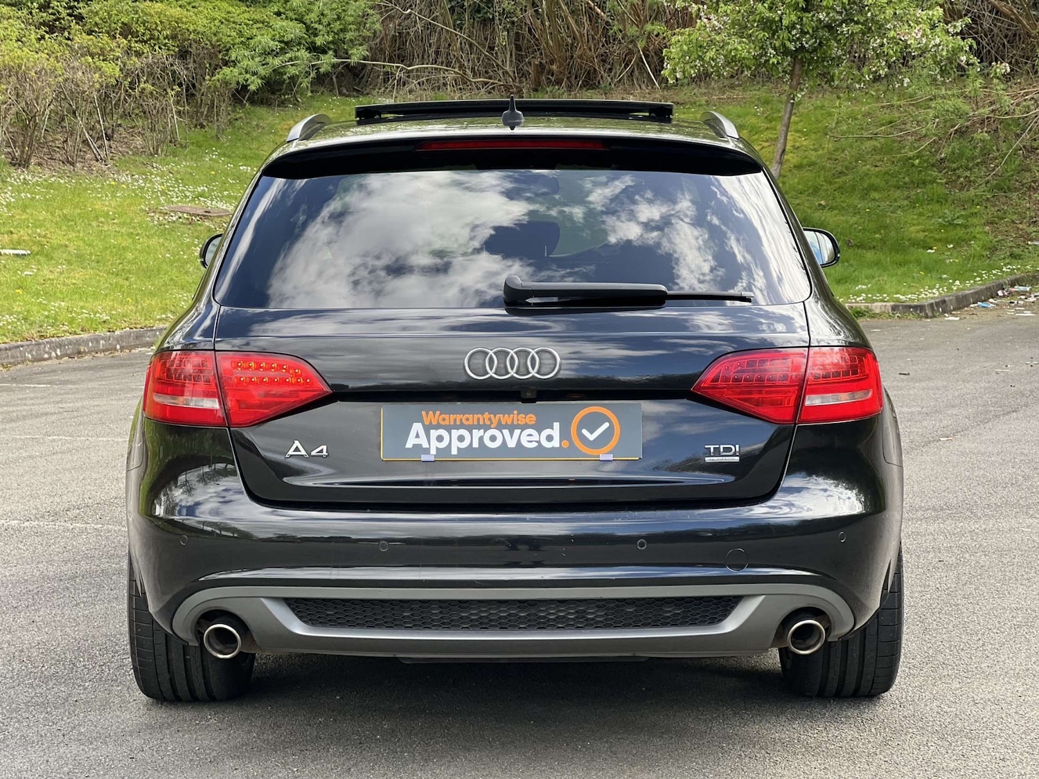 Used Audi A4 2010 for sale - 76436251: Photo 2