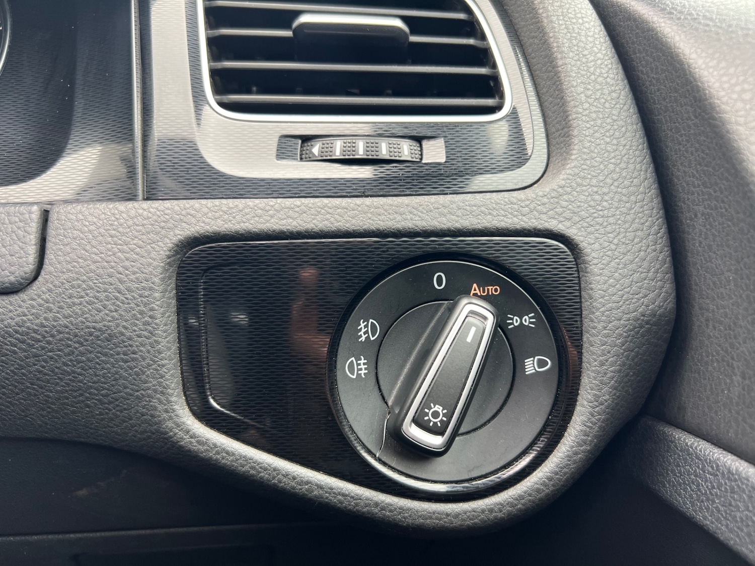 Used Volkswagen Golf 2016 for sale - 76206160: Photo 11