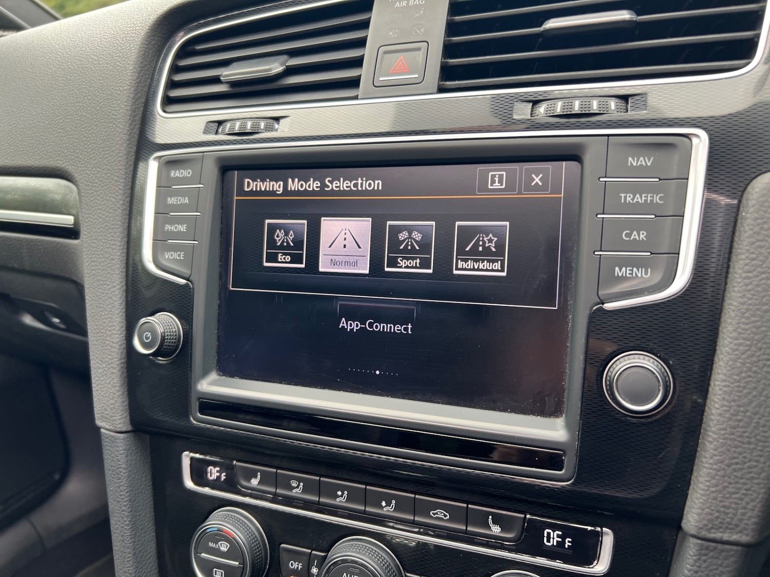 Used Volkswagen Golf 2016 for sale - 76206160: Photo 15