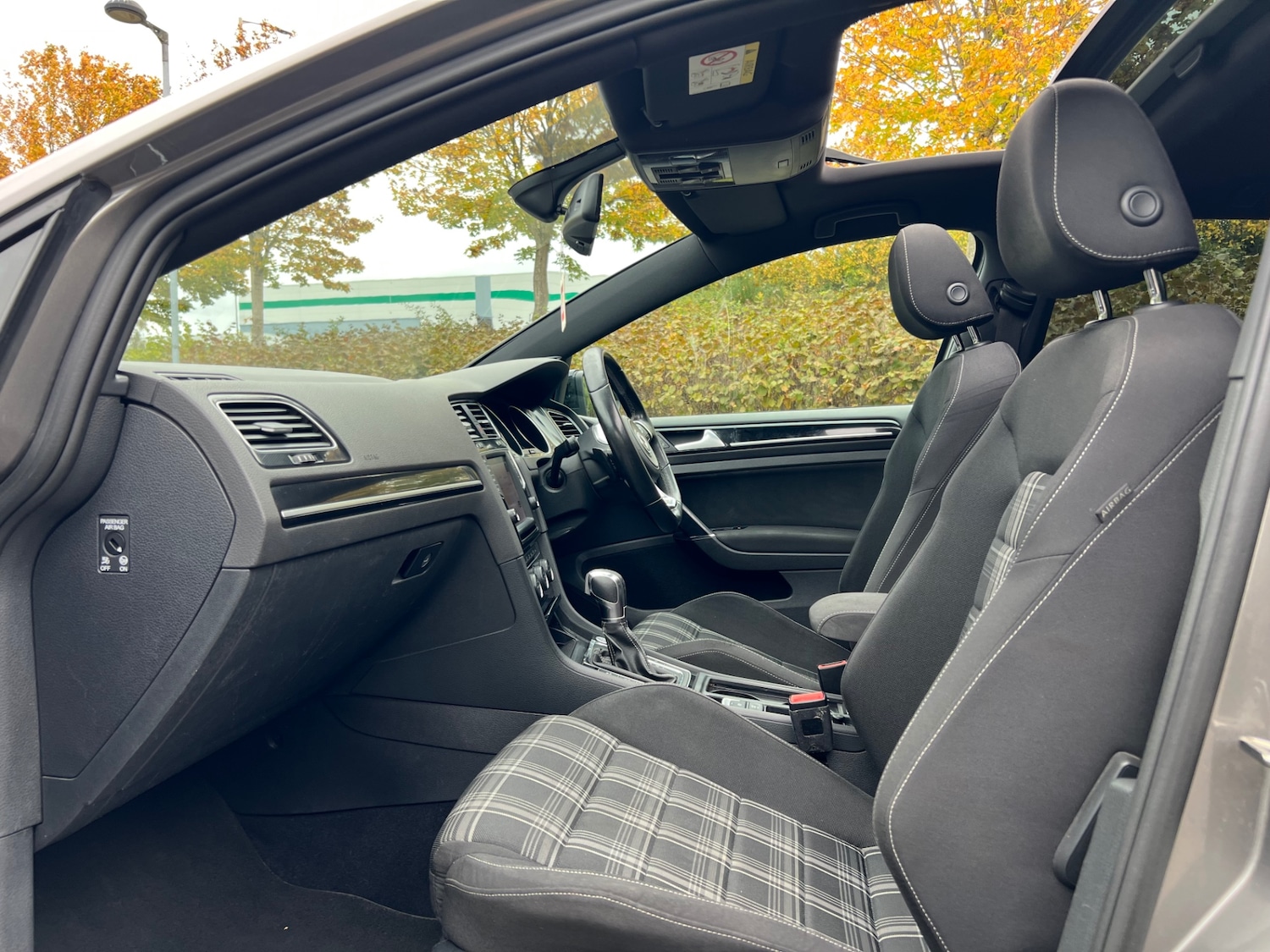 Used Volkswagen Golf 2016 for sale - 76206160: Photo 3