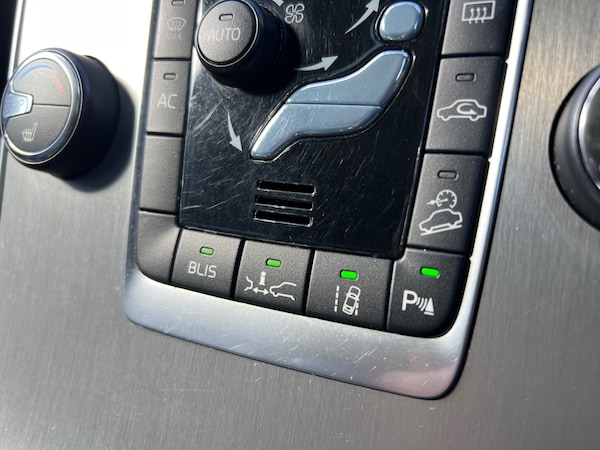 Used Volvo XC60 2012 for sale - 76046126: Photo 7