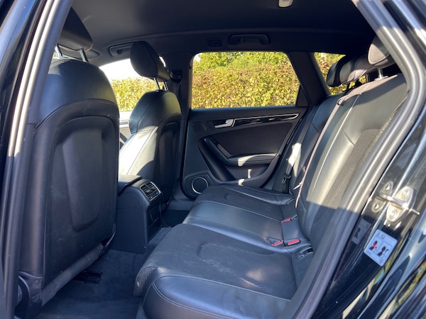 Used Audi A4 2012 for sale - 75146189: Photo 4