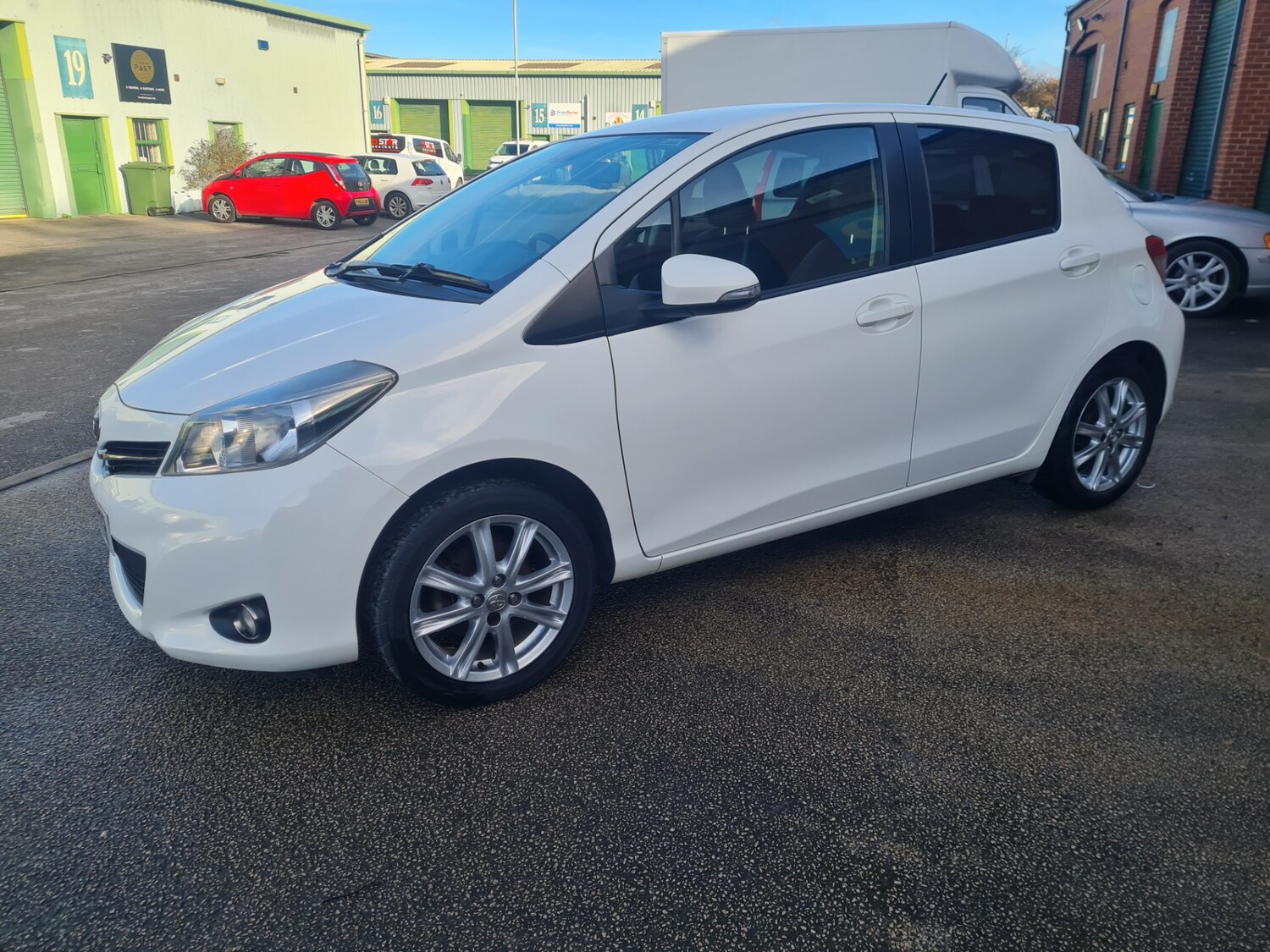 Used Toyota Yaris 2012 for sale - 76602752: Photo 12