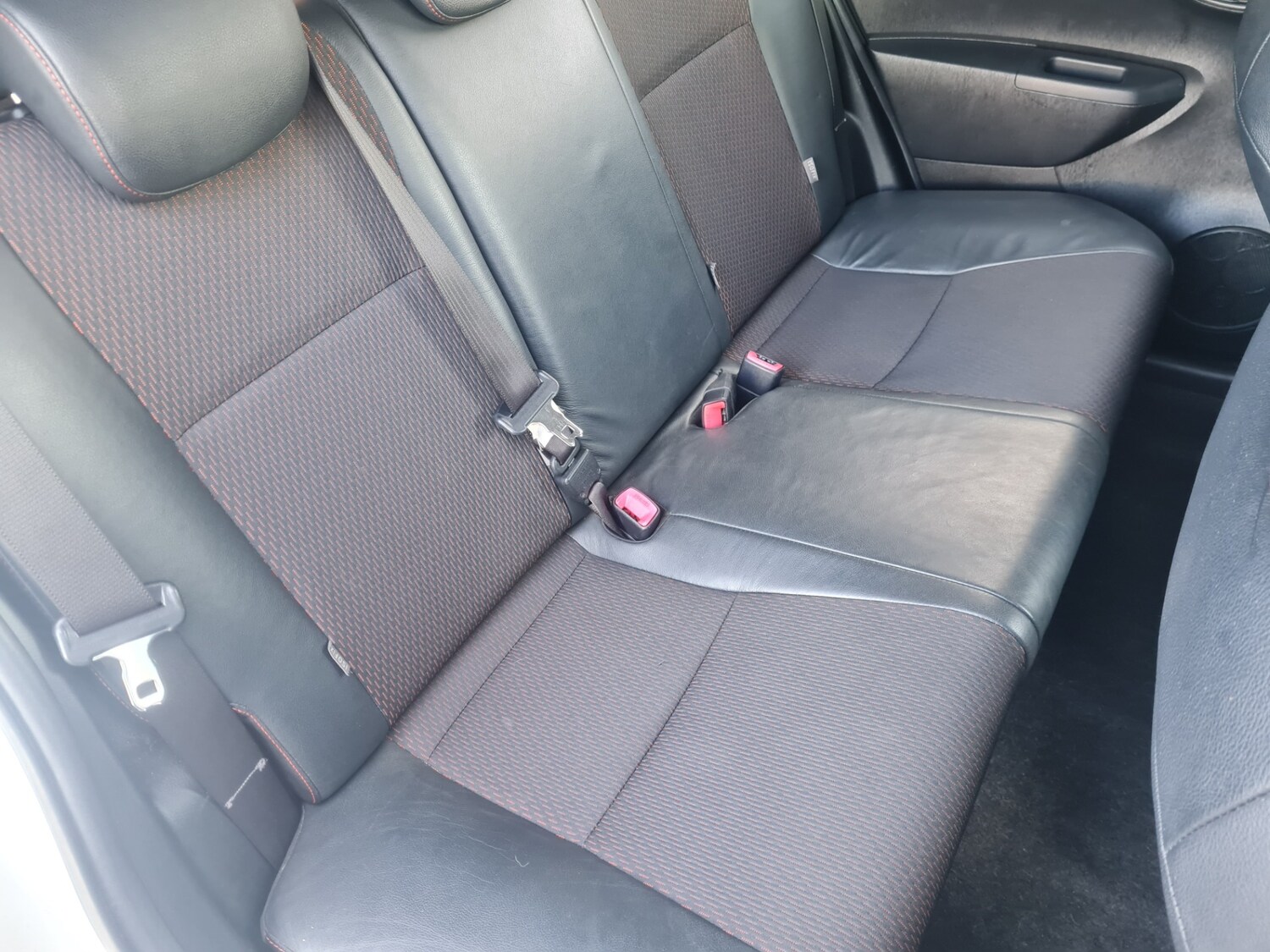 Used Toyota Yaris 2012 for sale - 76602752: Photo 21