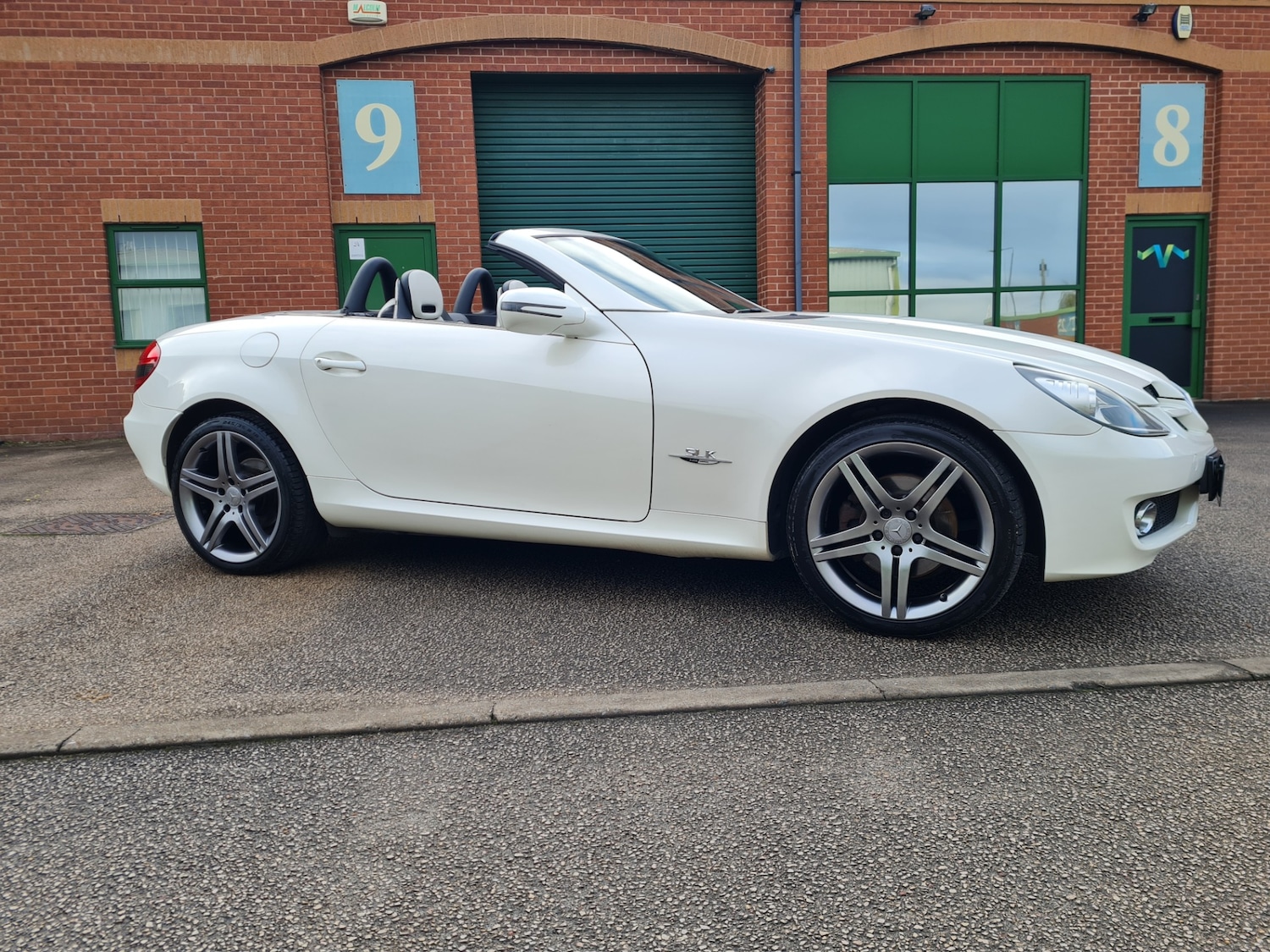 Used Mercedes-Benz SLK 2009 for sale - 75996675: Photo 3