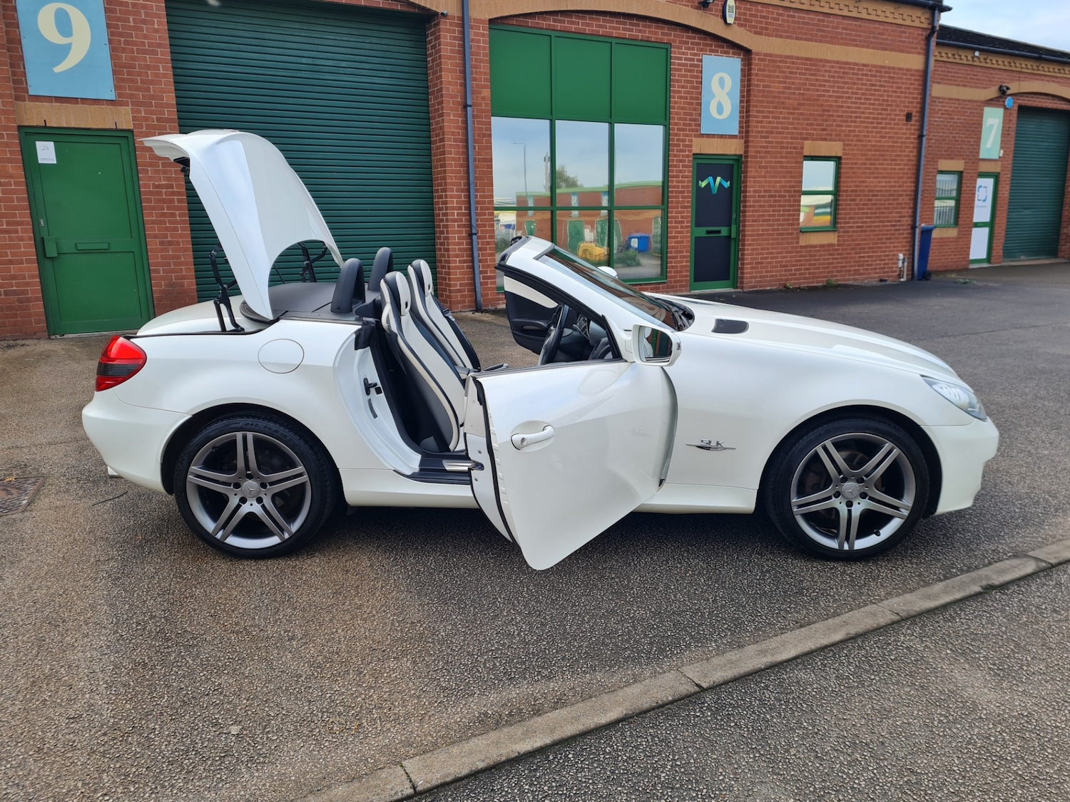 Used Mercedes-Benz SLK 2009 for sale - 75996675: Photo 30