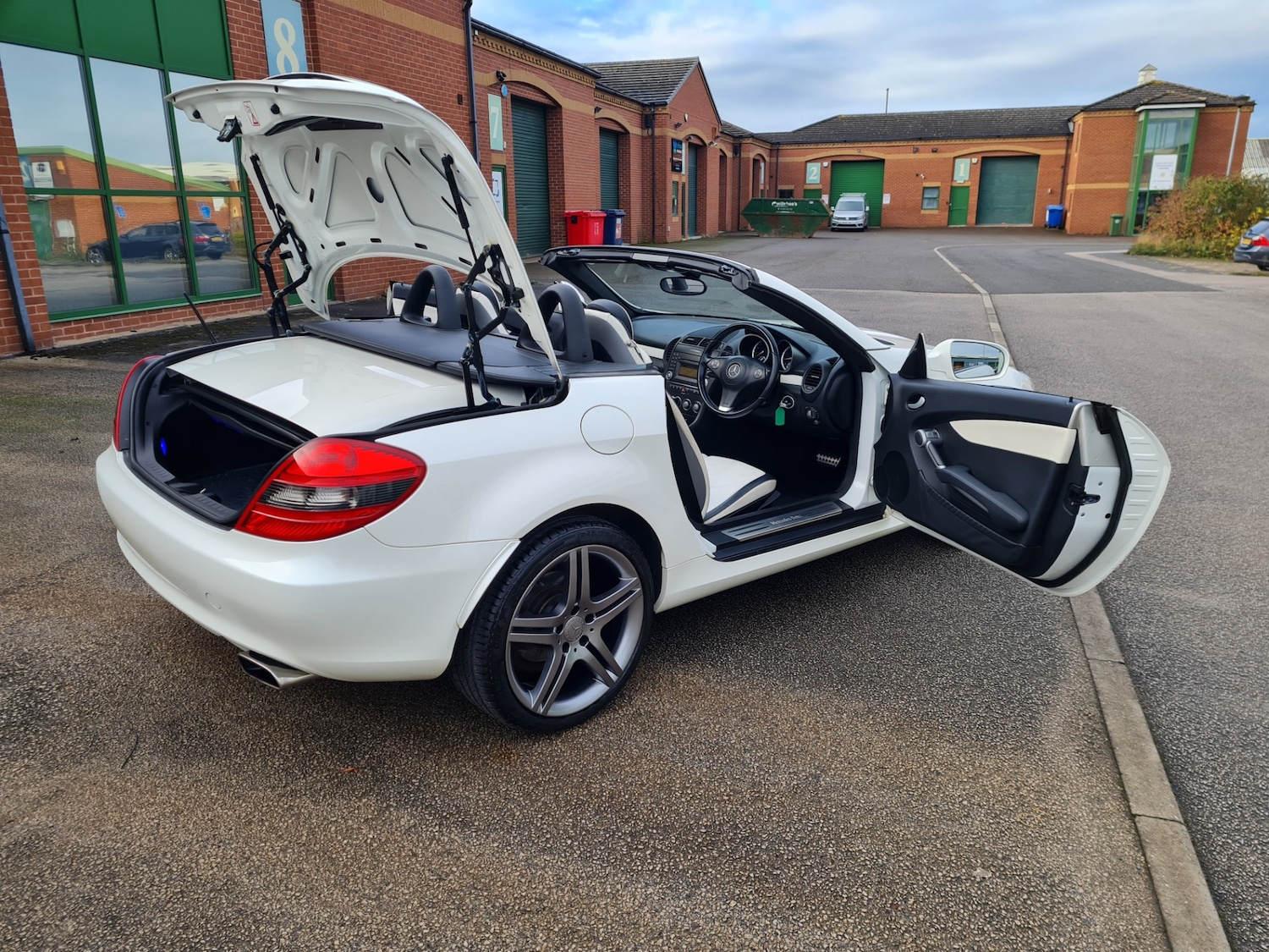 Used Mercedes-Benz SLK 2009 for sale - 75996675: Photo 31