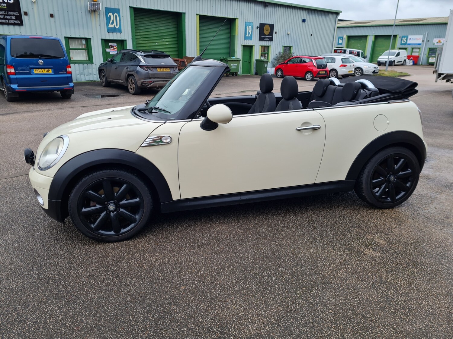 Used MINI Convertible 2010 for sale - 77272408: Photo 15