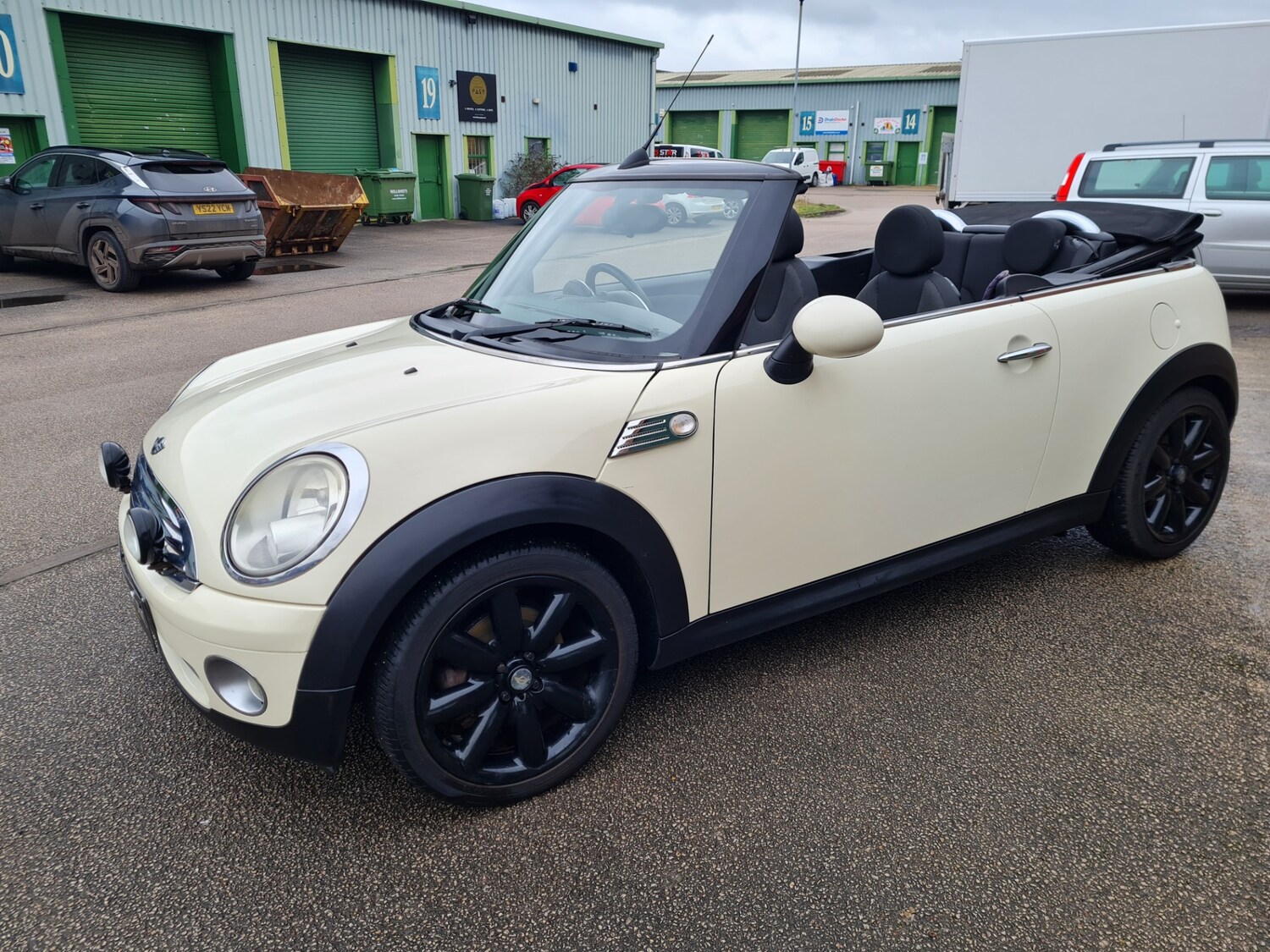 Used MINI Convertible 2010 for sale - 77272408: Photo 16