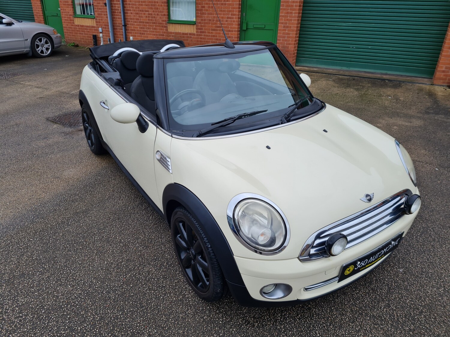 Used MINI Convertible 2010 for sale - 77272408: Photo 20