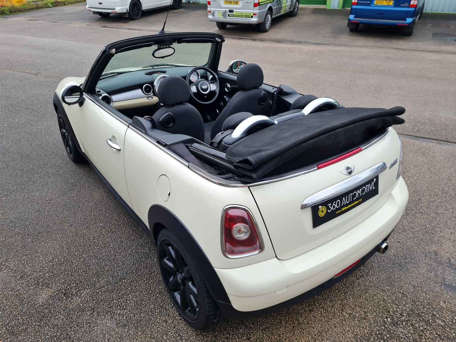 Used MINI Convertible 2010 for sale - 77272408: Photo 23