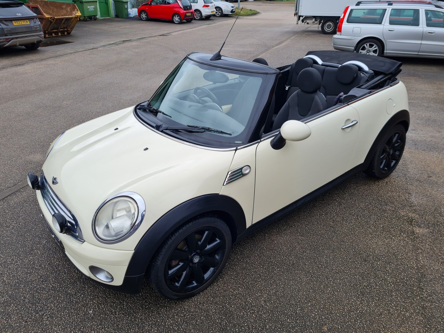 Used MINI Convertible 2010 for sale - 77272408: Photo 25