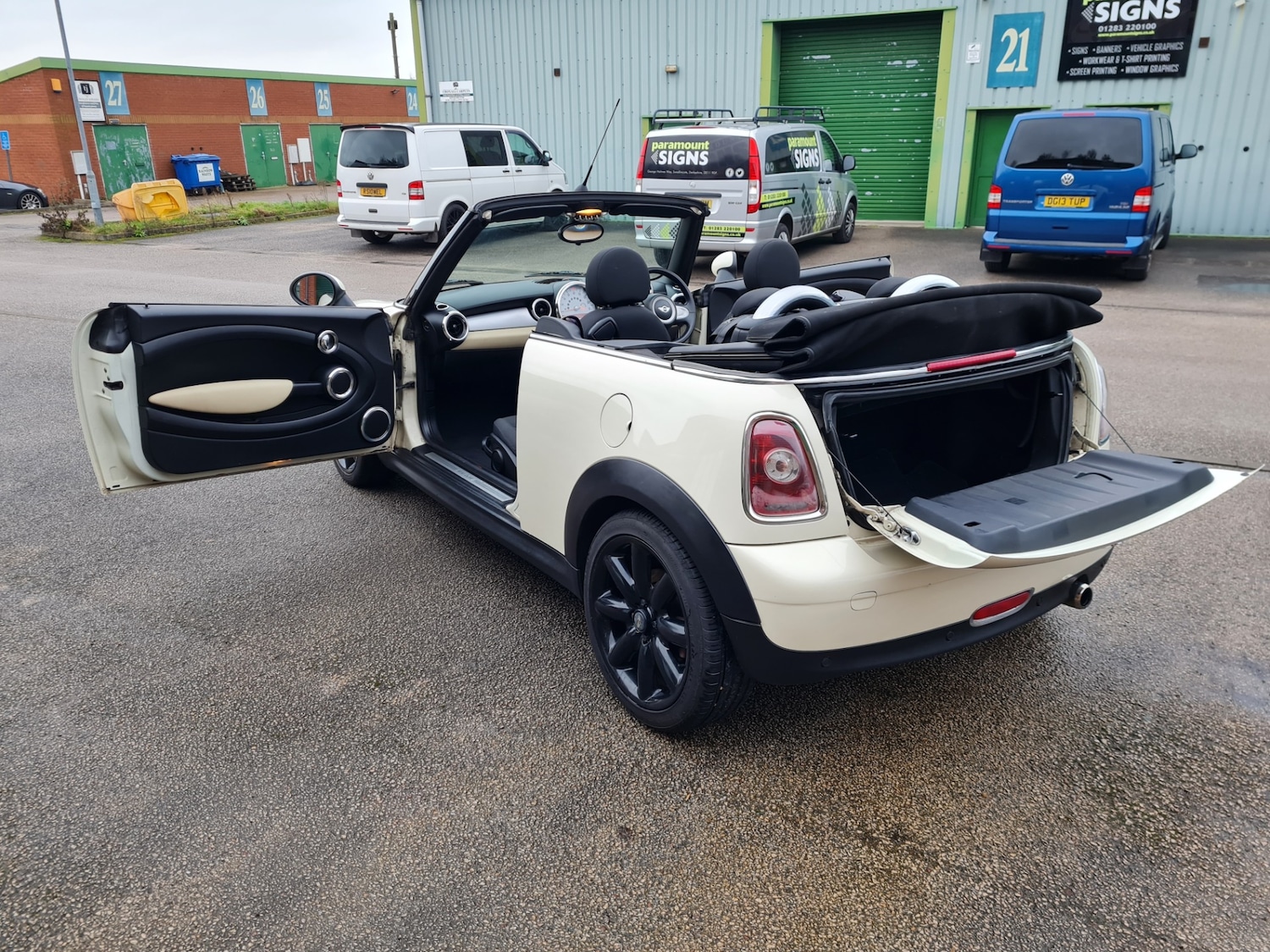 Used MINI Convertible 2010 for sale - 77272408: Photo 30