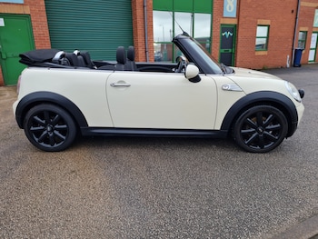 Used MINI Convertible 2010 for sale - 77272408: Photo