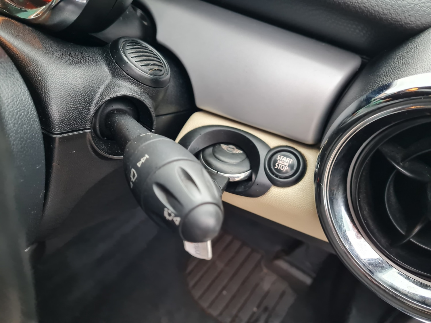 Used MINI Convertible 2010 for sale - 77272408: Photo 52