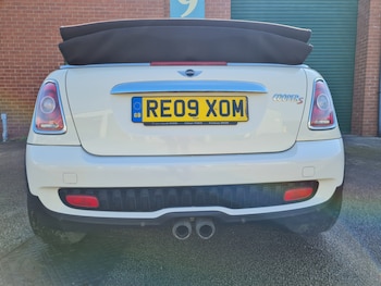 Used MINI Convertible 2009 for sale - 77930450: Photo