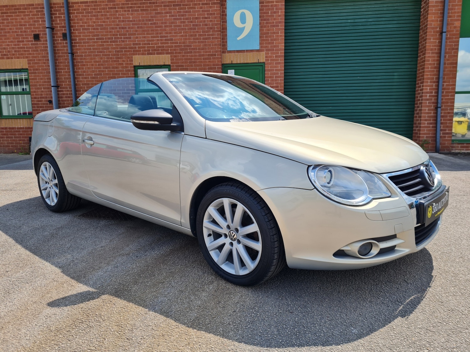 Used Volkswagen EOS 2009 for sale - 76707583: Photo 2
